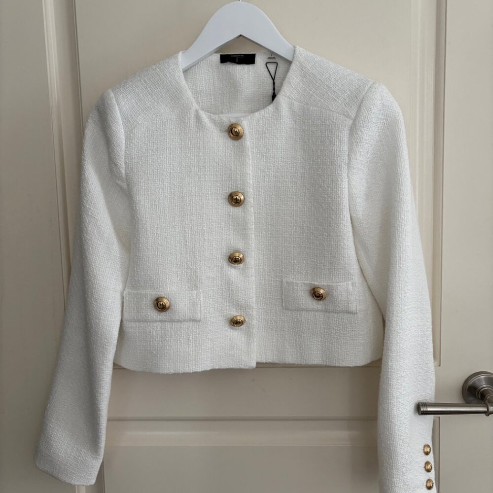 NWT Tahari Tweed White Cropped Jacket with Gold Buttons, size US2